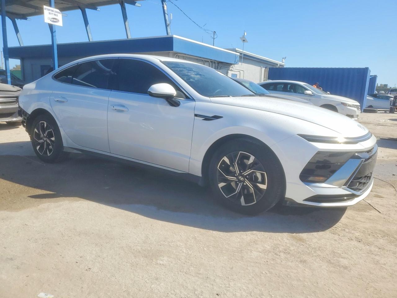 2025 HYUNDAI SONATA SEL photo 10