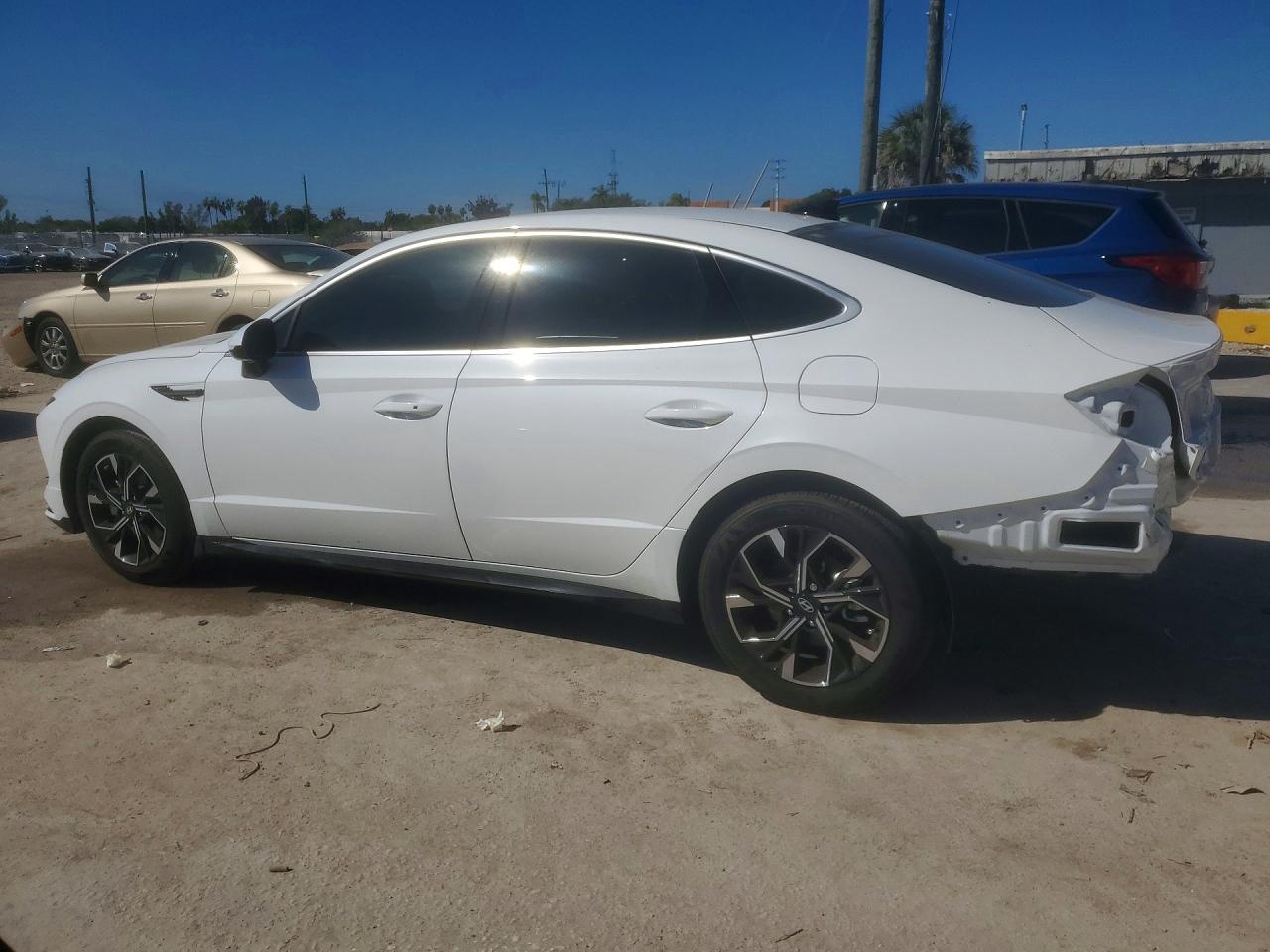 2025 HYUNDAI SONATA SEL photo 4