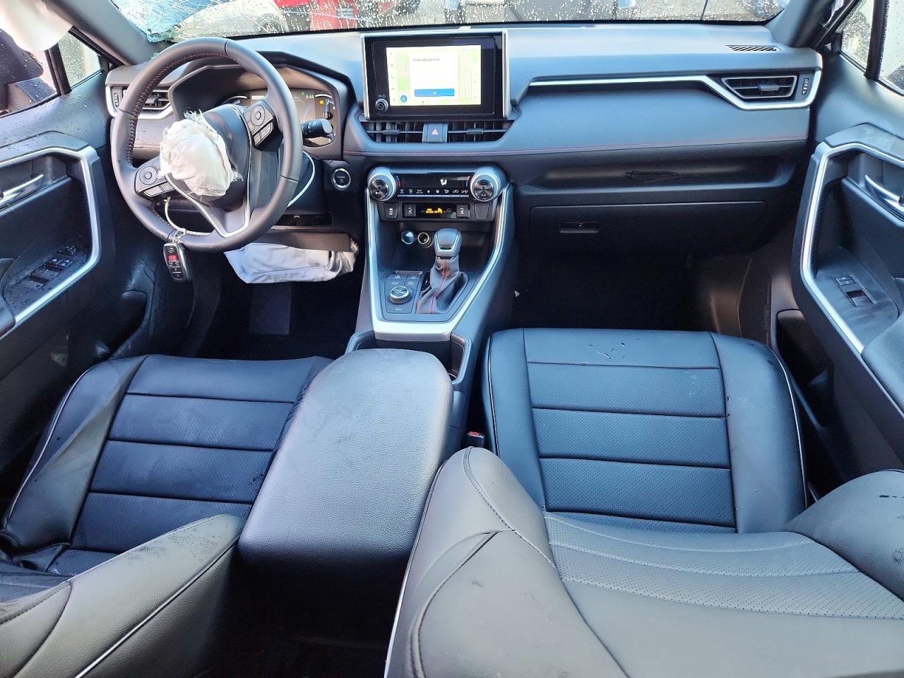 2025 TOYOTA RAV4 SE photo 8