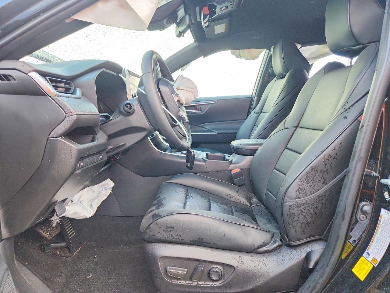 2025 TOYOTA RAV4 SE photo 7