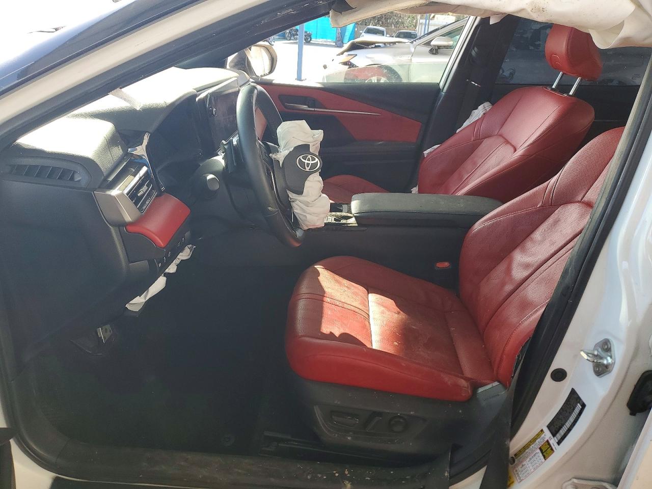 2025 TOYOTA CAMRY XSE photo 13
