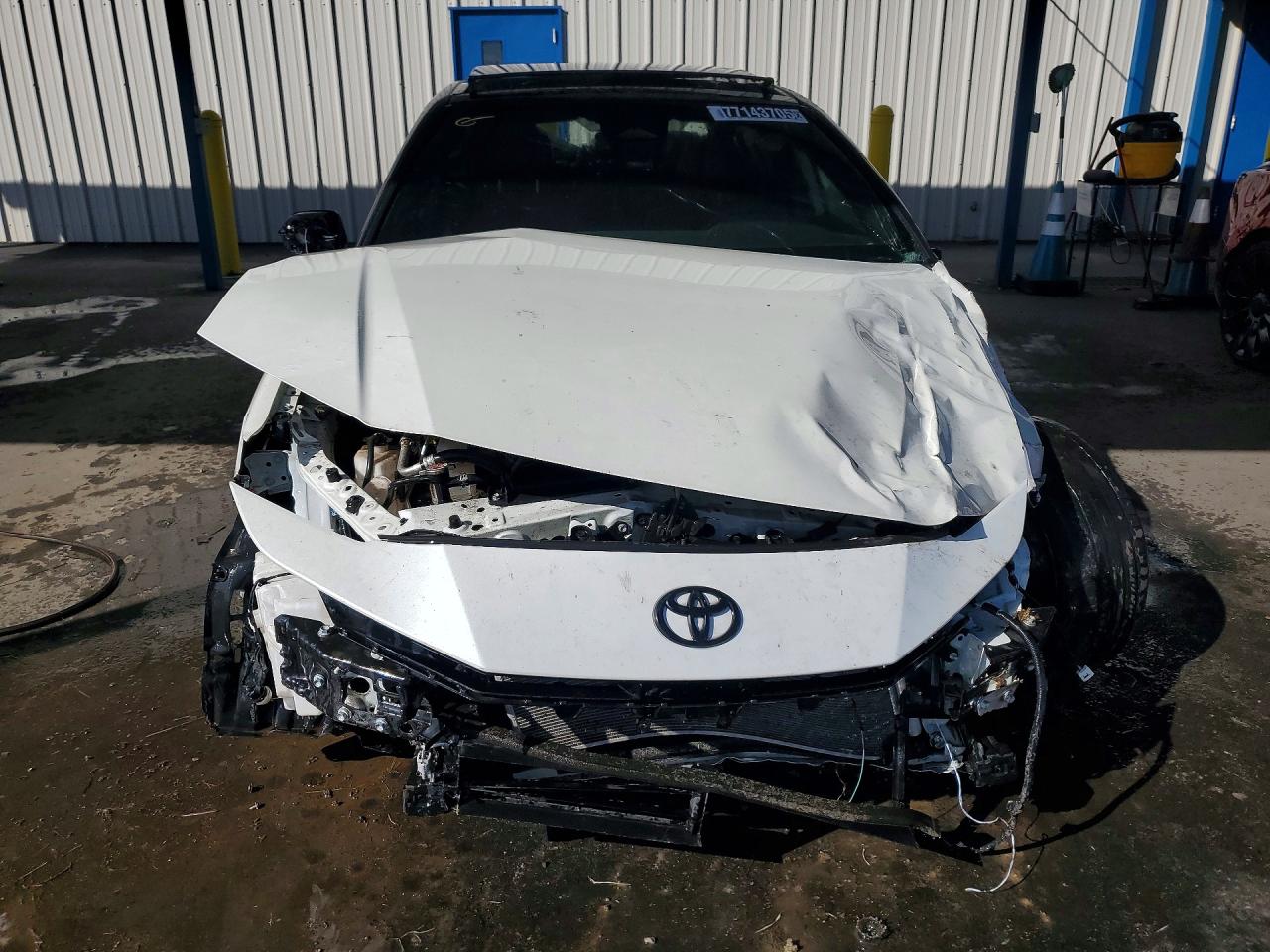 2025 TOYOTA CAMRY XSE photo 9