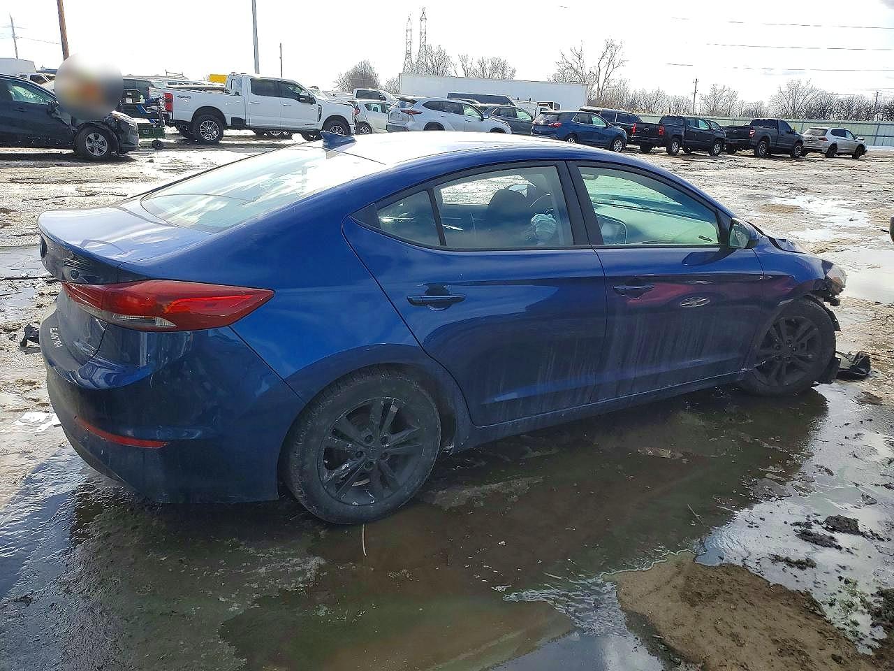2017 HYUNDAI ELANTRA photo 3