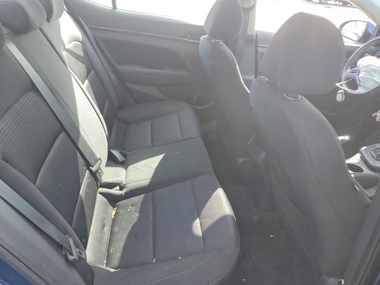 2017 HYUNDAI ELANTRA photo 10