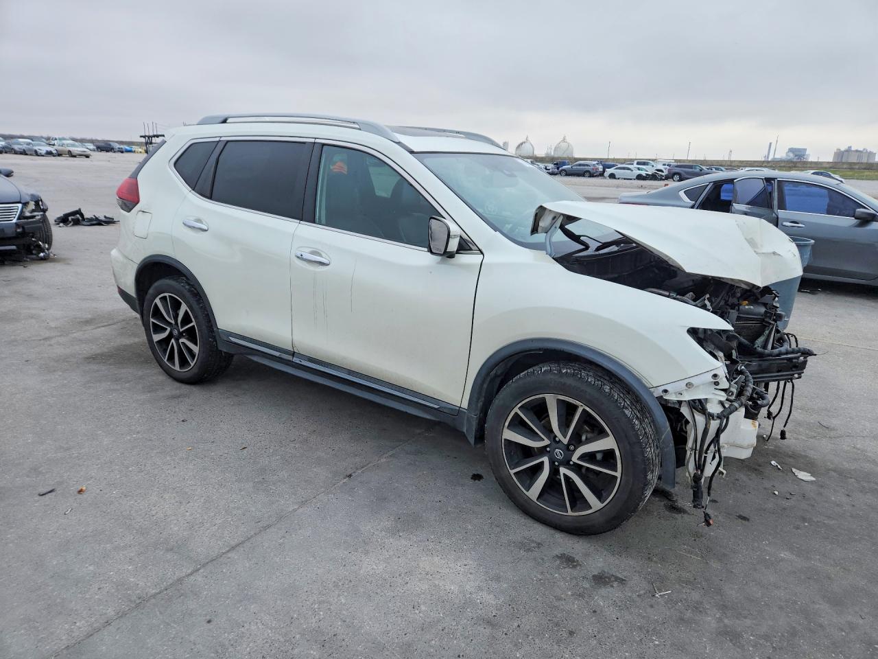 2019 NISSAN ROGUE S photo 4