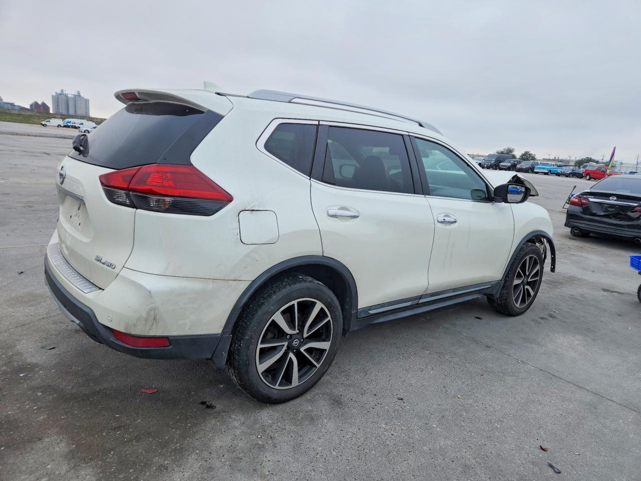 2019 NISSAN ROGUE S photo 3