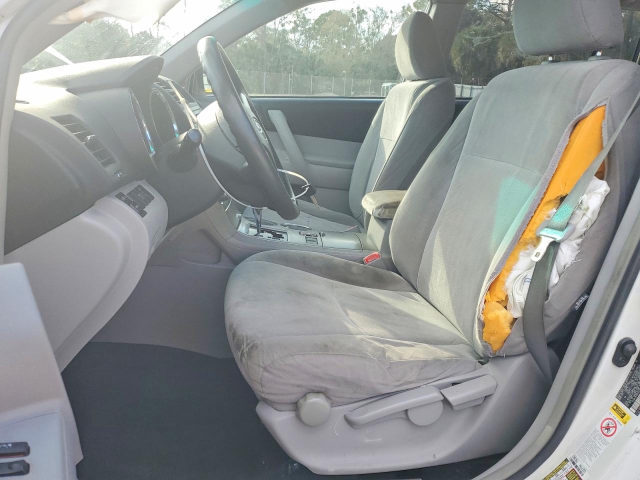 2011 TOYOTA HIGHLANDER BASE photo 7