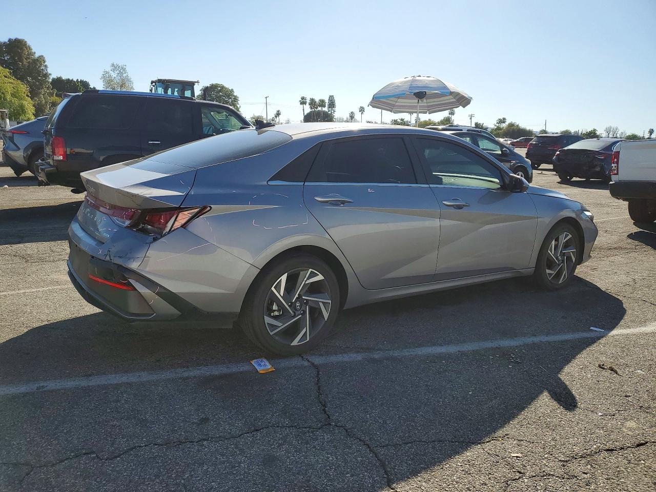 2025 HYUNDAI ELANTRA LIMITED photo 3