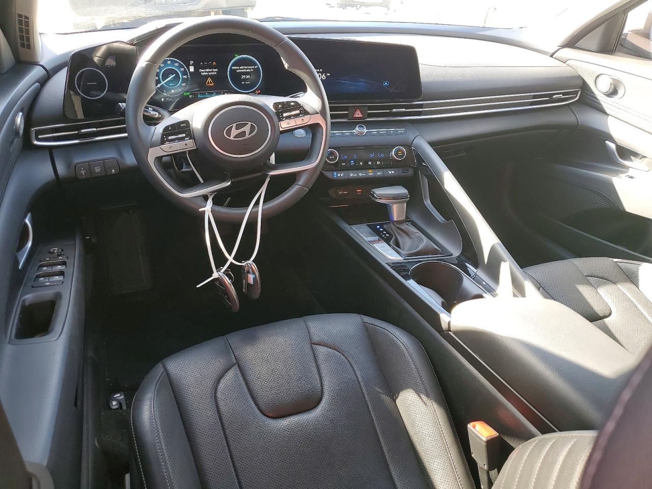 2025 HYUNDAI ELANTRA LIMITED photo 8