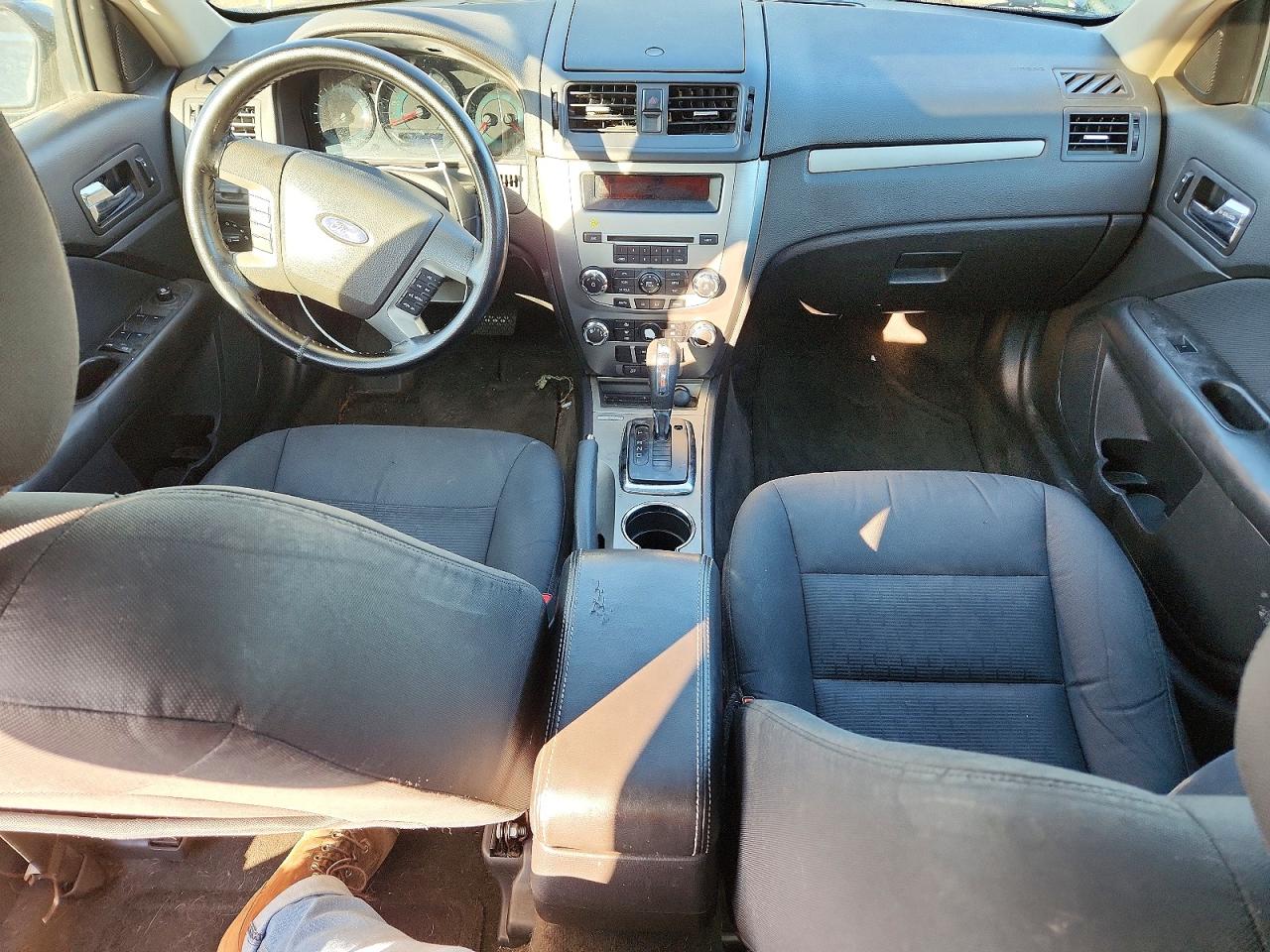 2012 FORD FUSION SE photo 15