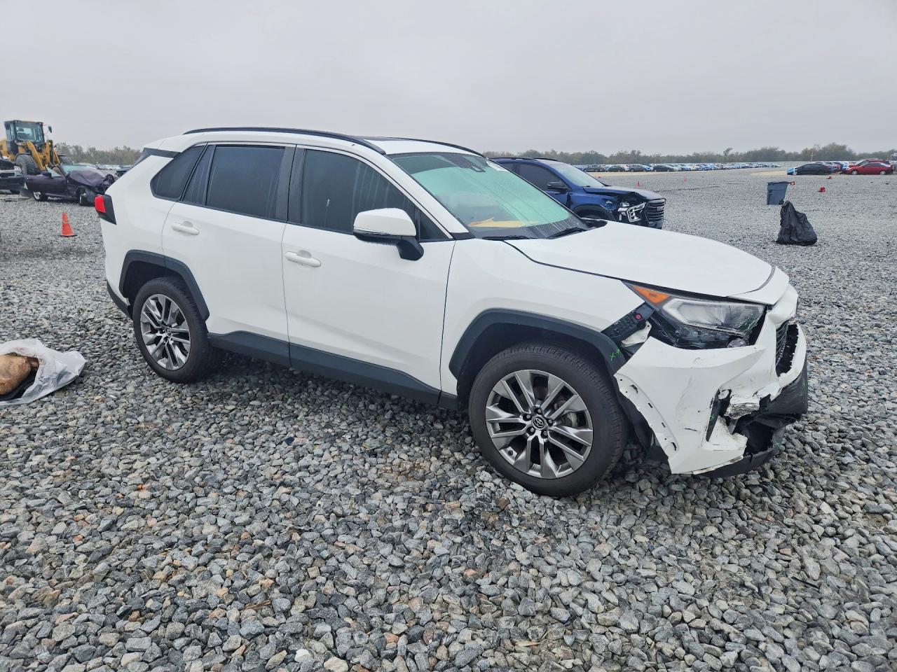 2019 TOYOTA RAV4 XLE PREMIUM photo 4