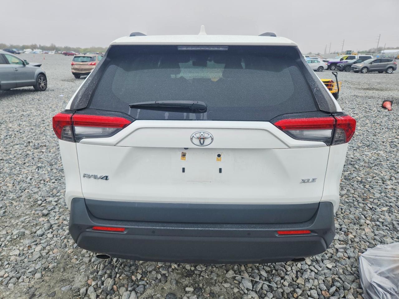 2019 TOYOTA RAV4 XLE PREMIUM photo 6