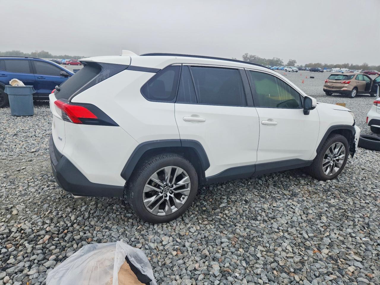 2019 TOYOTA RAV4 XLE PREMIUM photo 3