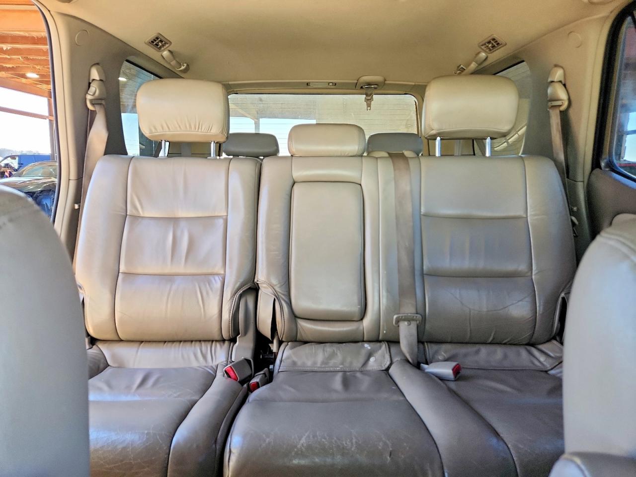 2005 TOYOTA SEQUOIA SR5 photo 19