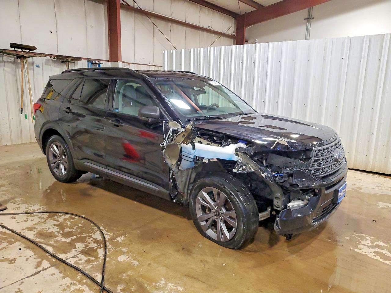 2021 FORD EXPLORER XLT photo 4