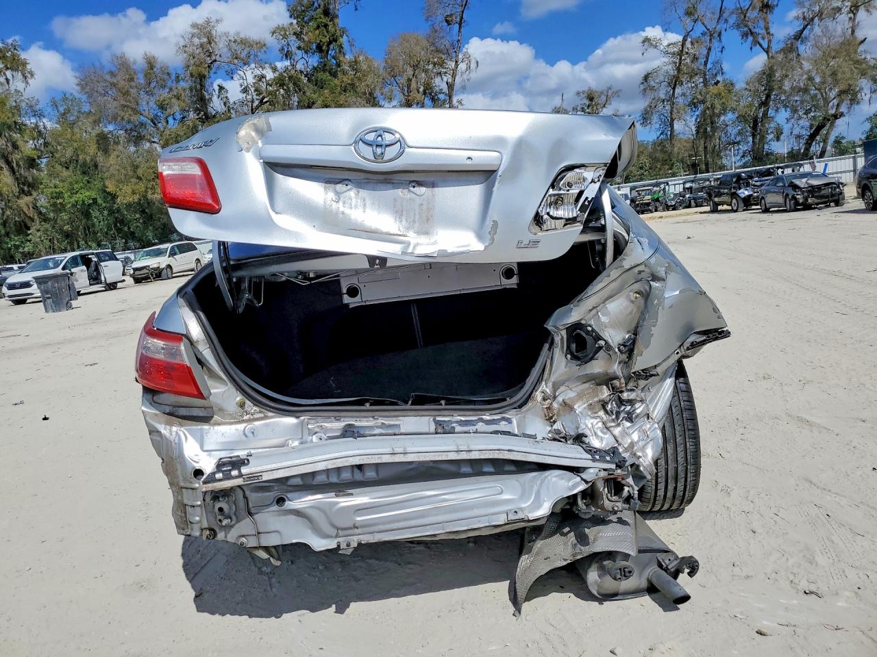 2007 TOYOTA CAMRY LE photo 11