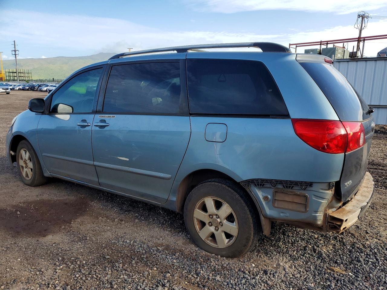 2008 TOYOTA SIENNA photo 2