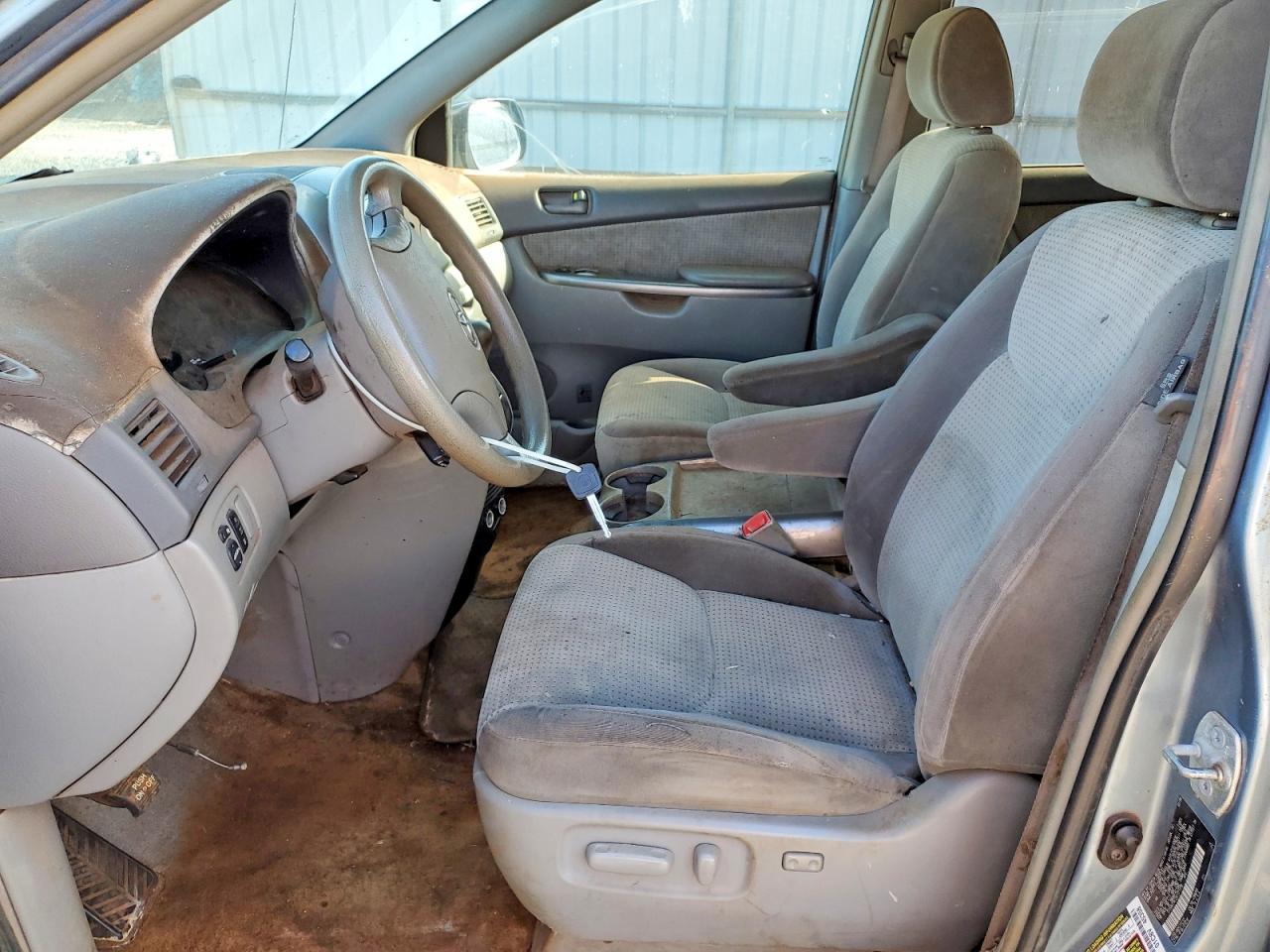 2008 TOYOTA SIENNA photo 7