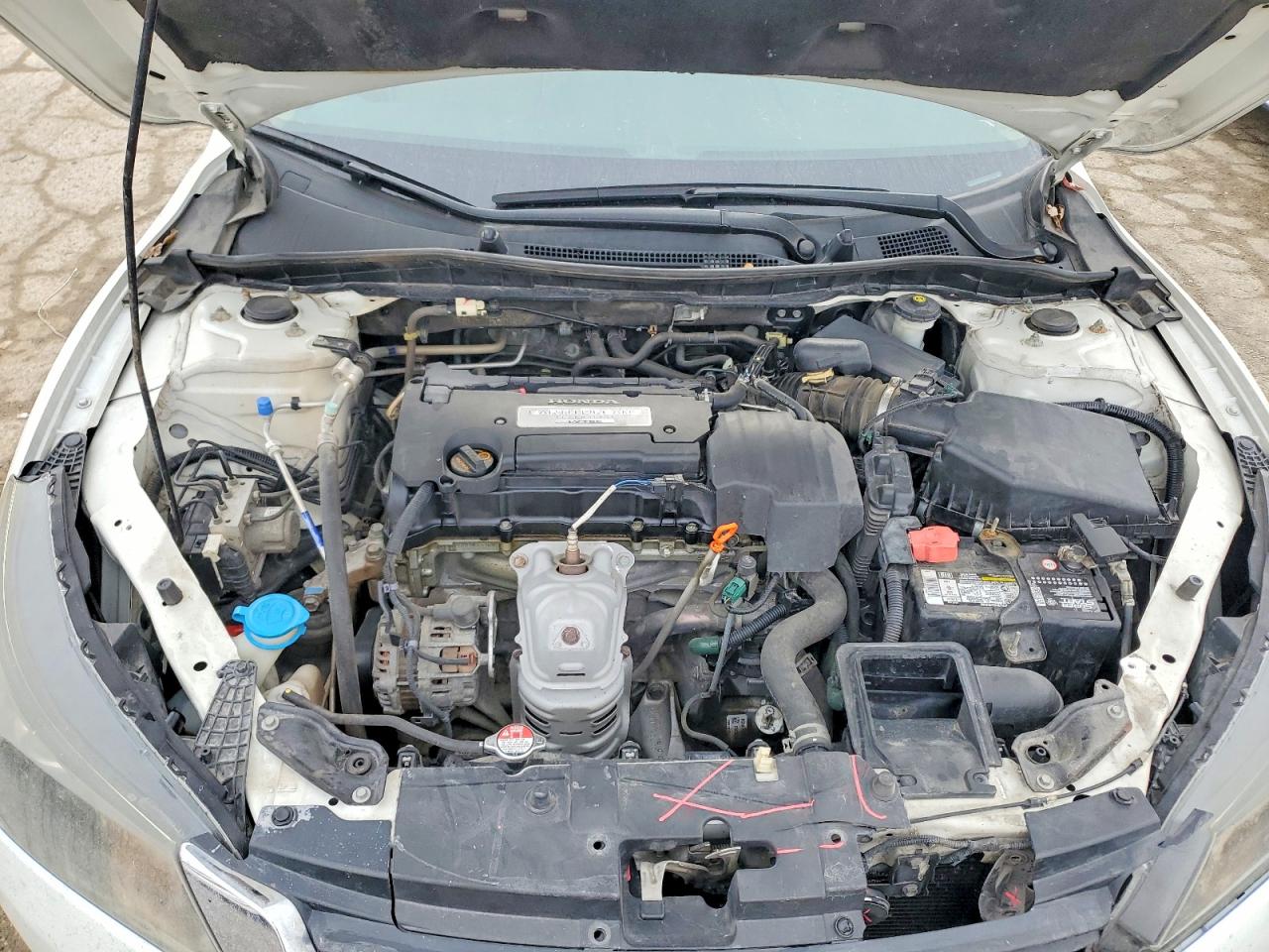 2013 HONDA ACCORD LX photo 31