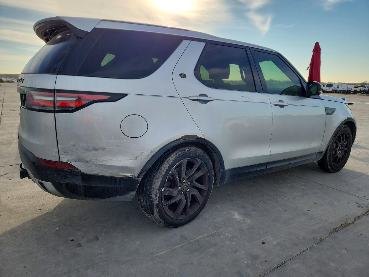 2018 LAND ROVER DISCOVERY HSE LUXURY photo 5