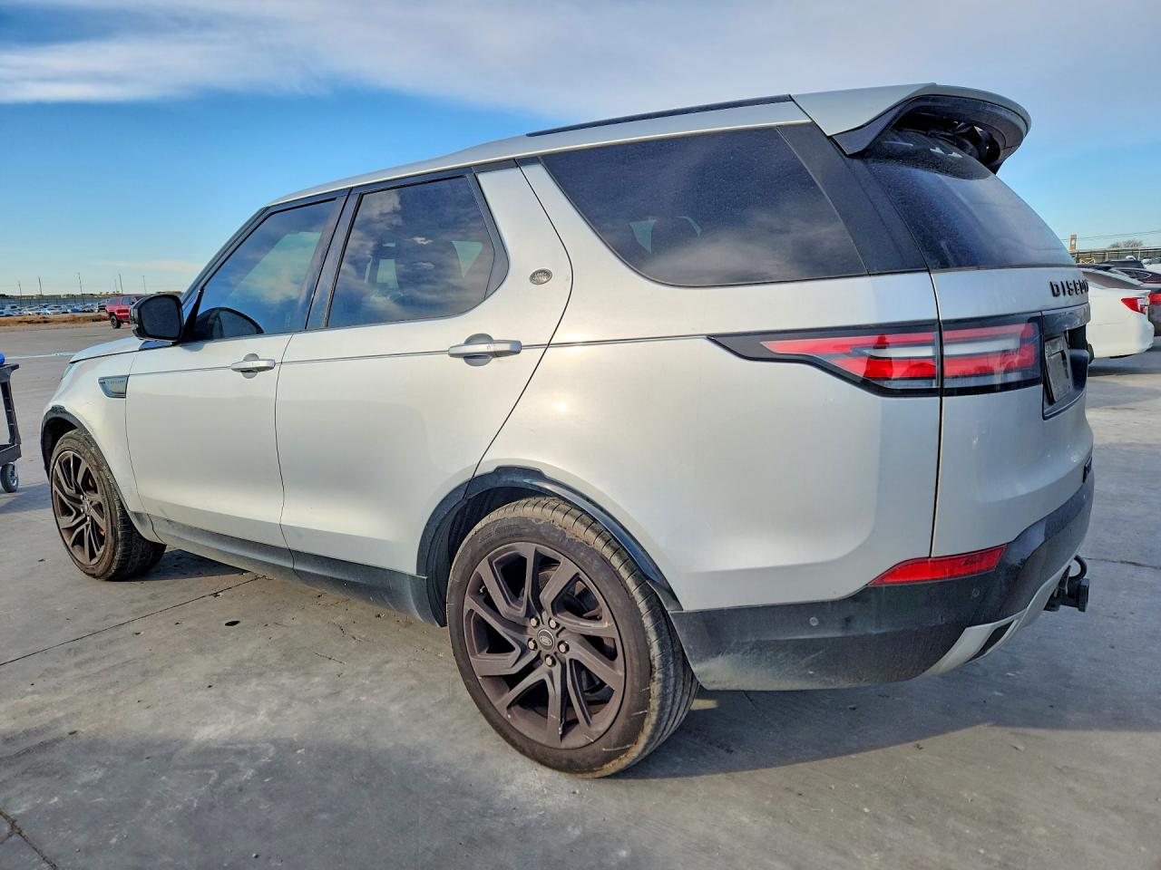 2018 LAND ROVER DISCOVERY HSE LUXURY photo 3