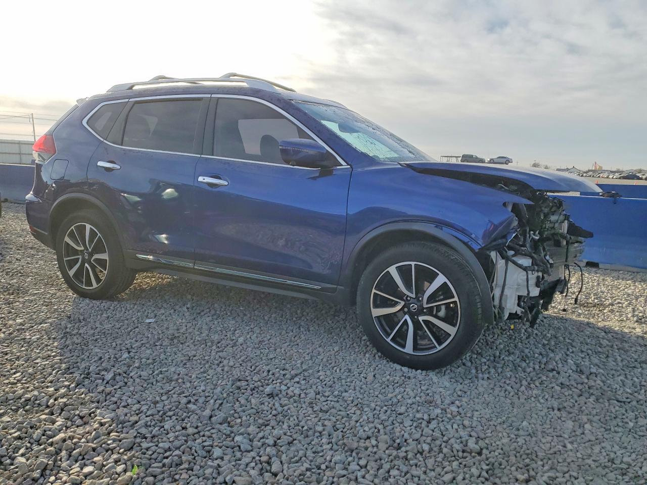 2018 NISSAN ROGUE S photo 4