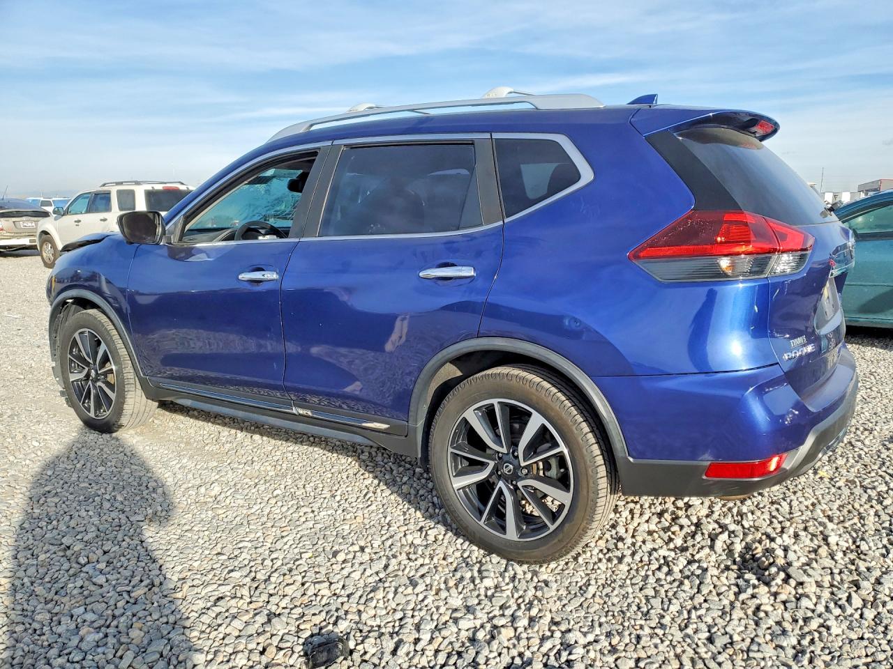 2018 NISSAN ROGUE S photo 2