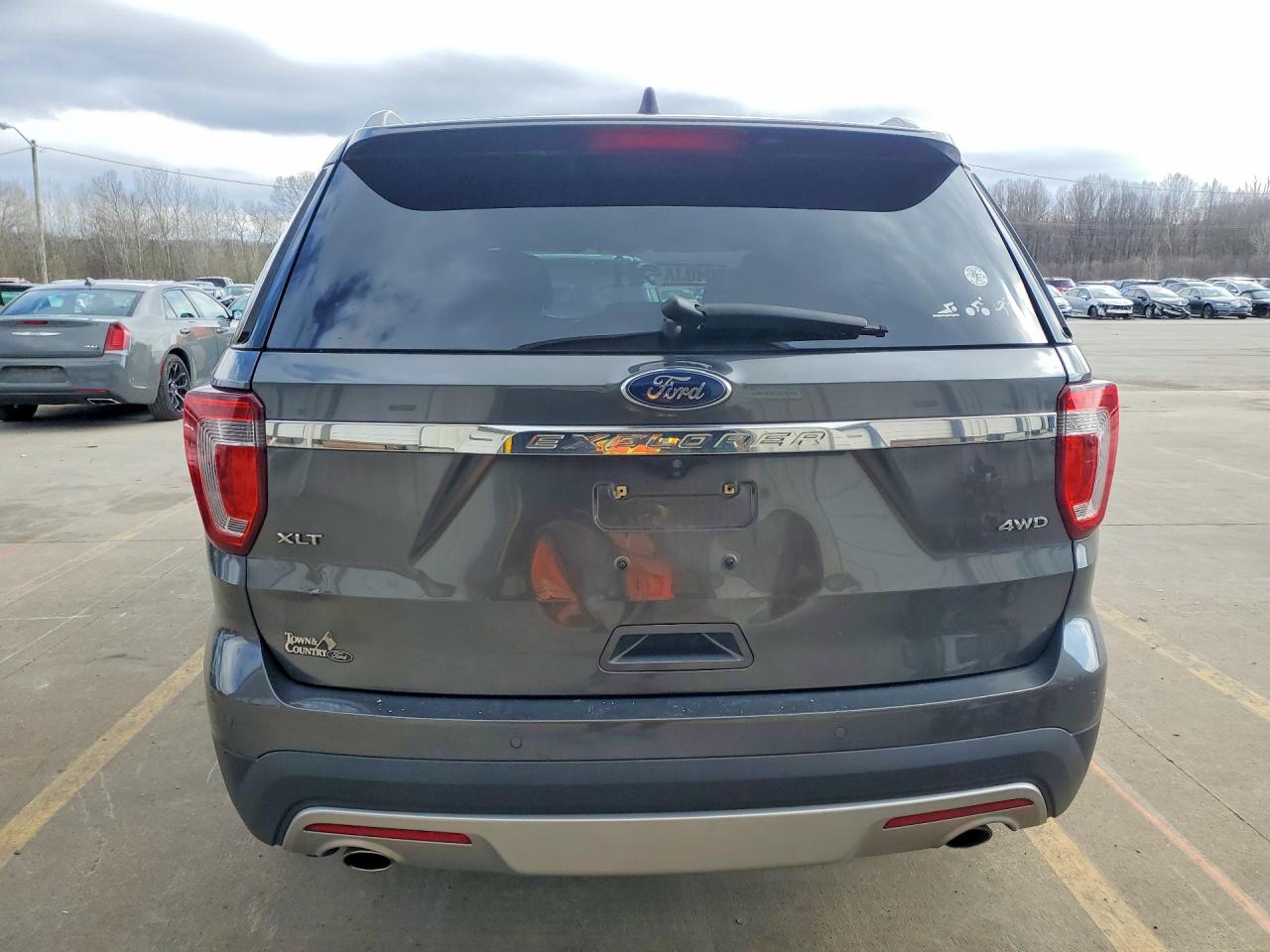 2017 FORD EXPLORER XLT photo 11