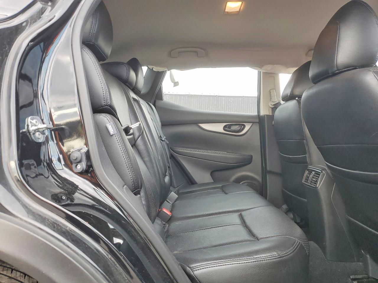 2020 NISSAN ROGUE SPORT S photo 11