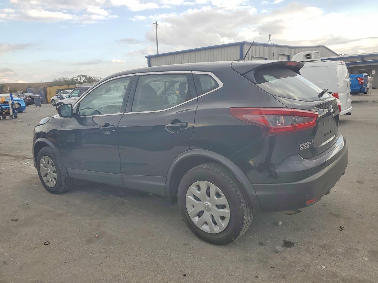 2020 NISSAN ROGUE SPORT S photo 2