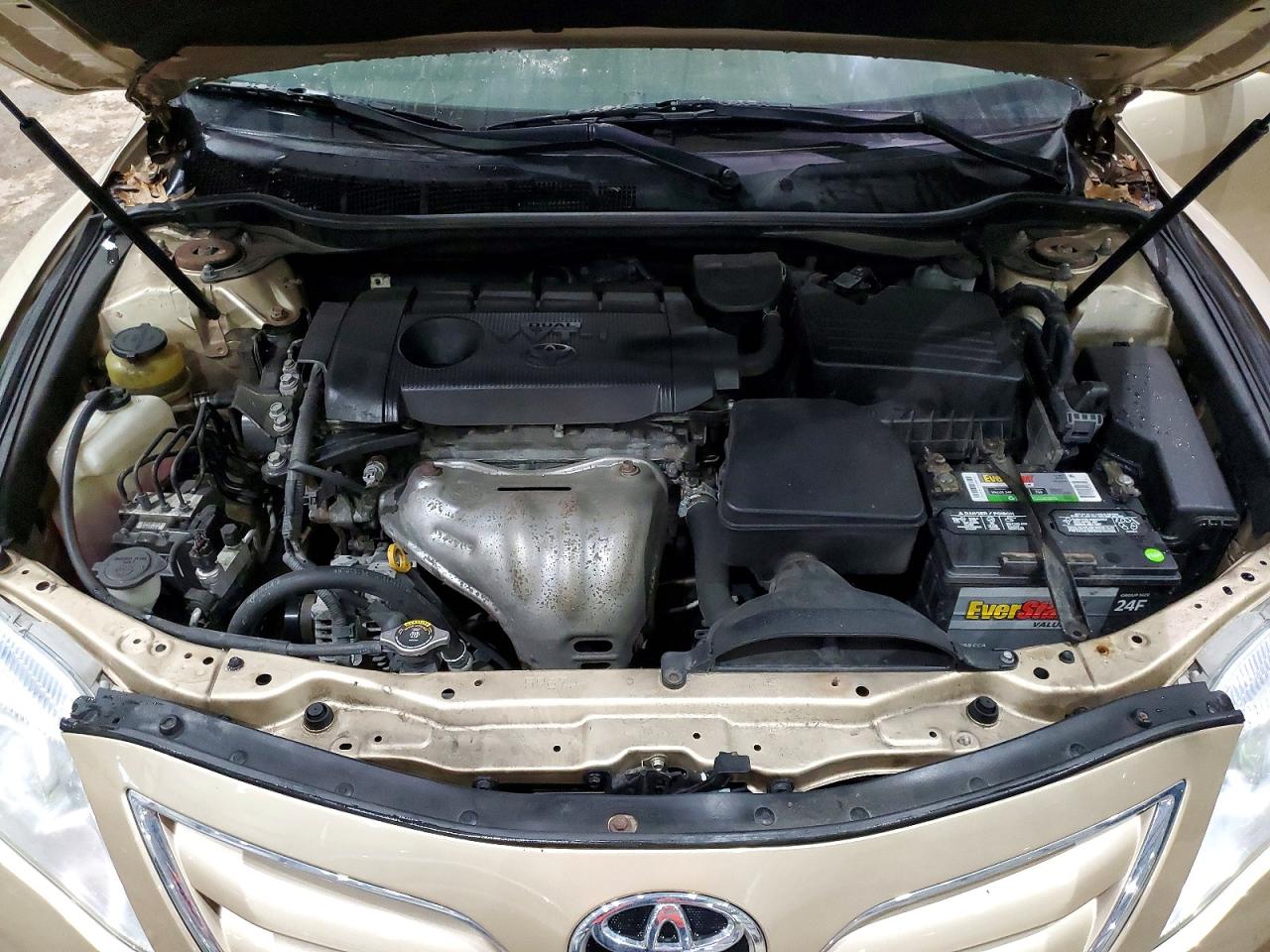 2011 TOYOTA CAMRY LE photo 11