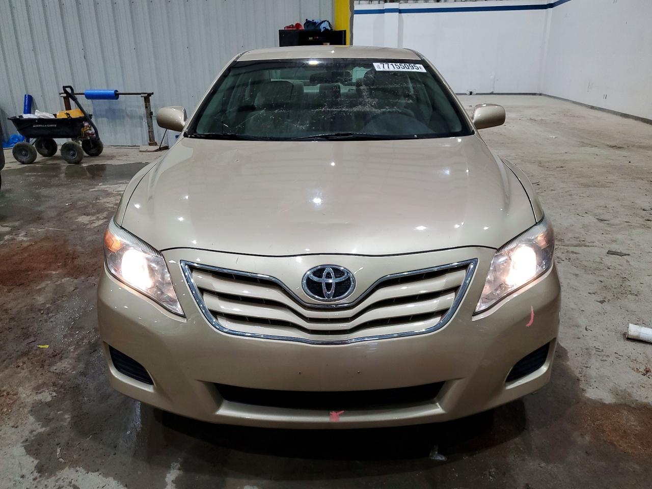 2011 TOYOTA CAMRY LE photo 5