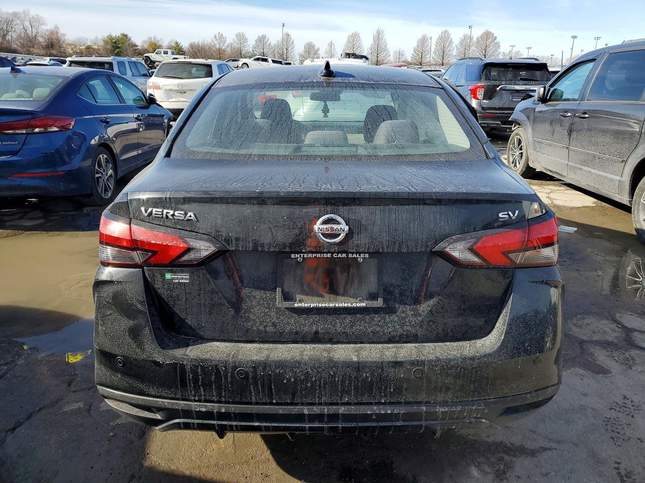2021 NISSAN VERSA SV photo 6