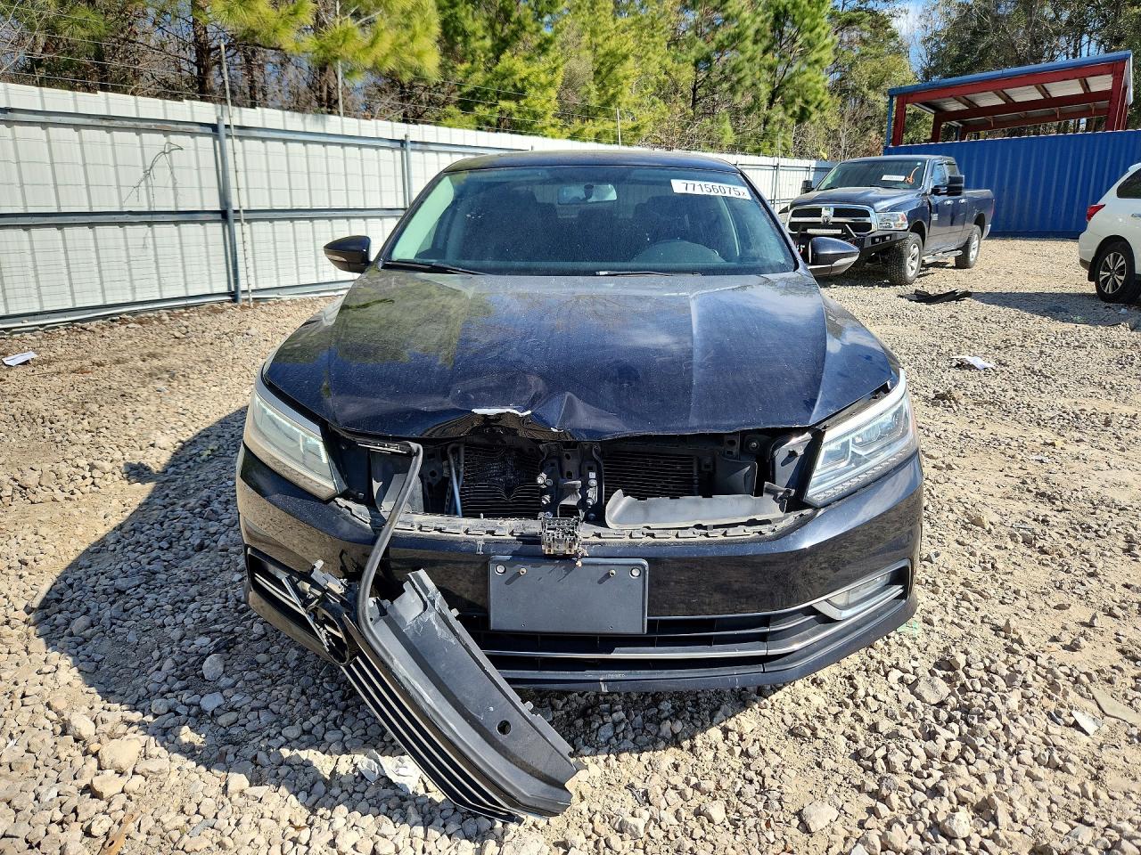 2017 VOLKSWAGEN PASSAT SE photo 5