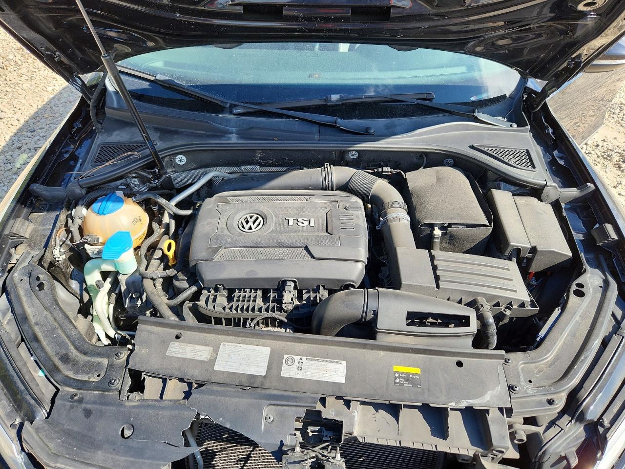 2017 VOLKSWAGEN PASSAT SE photo 11