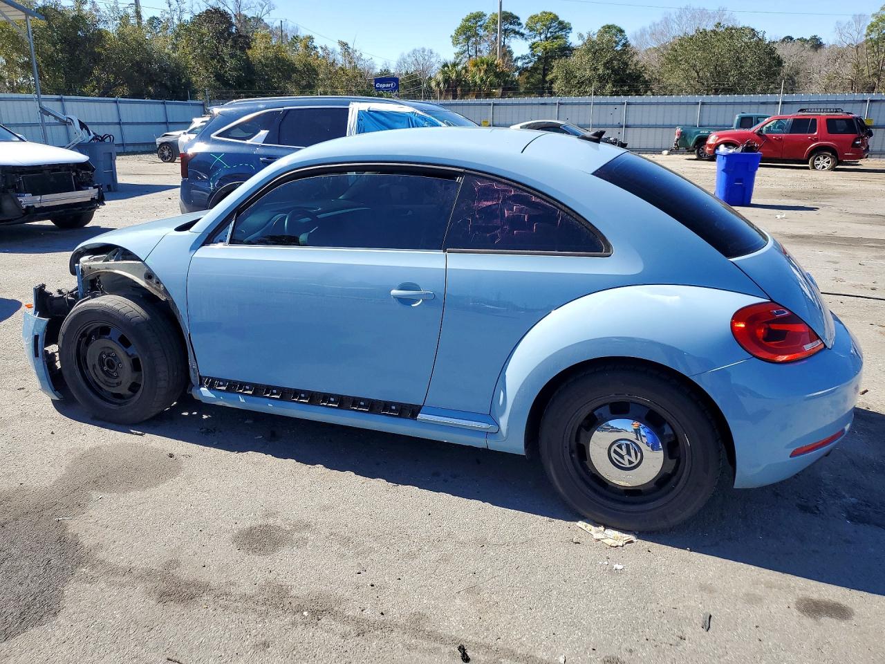 2014 VOLKSWAGEN BEETLE photo 2