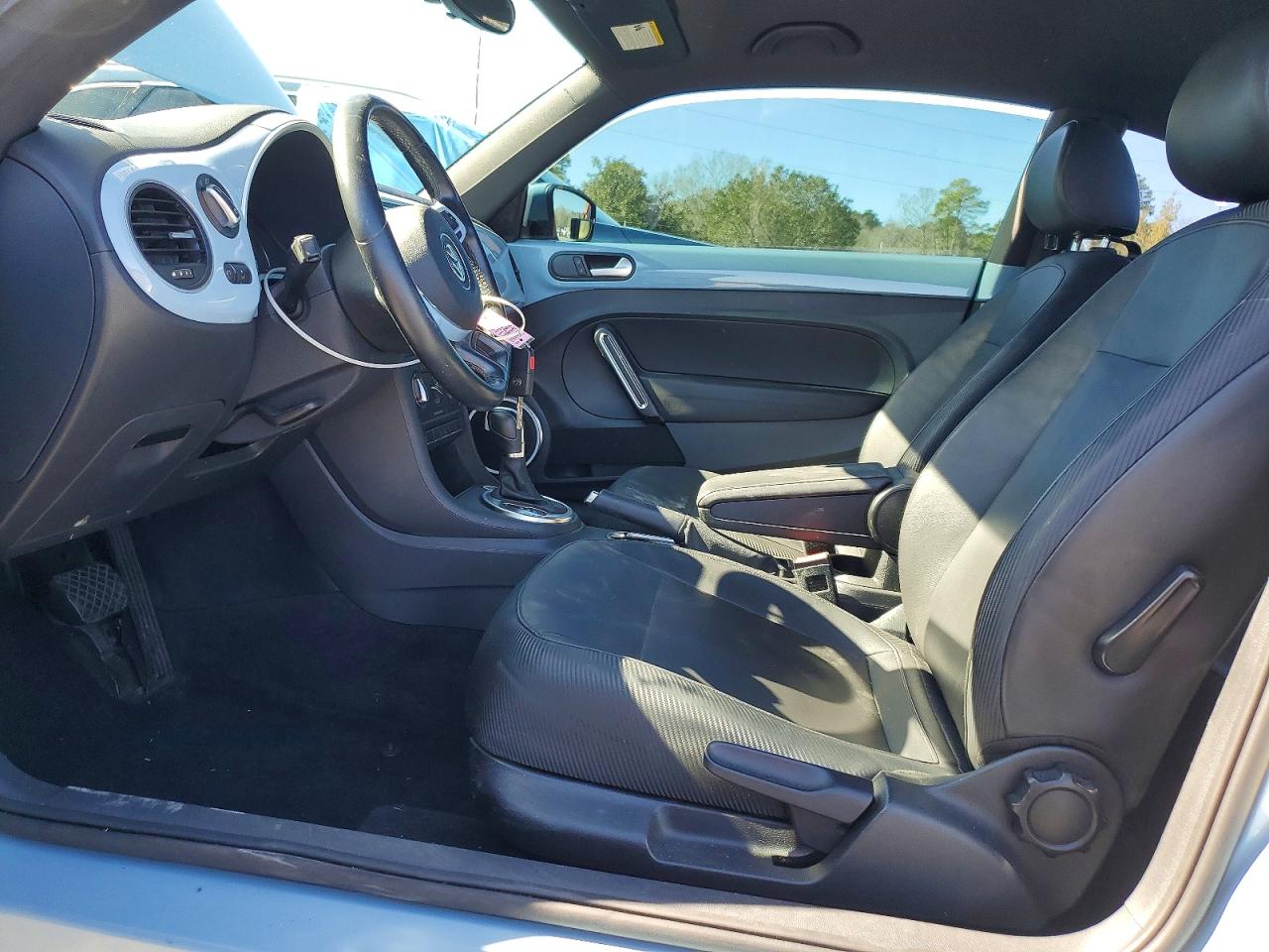 2014 VOLKSWAGEN BEETLE photo 7