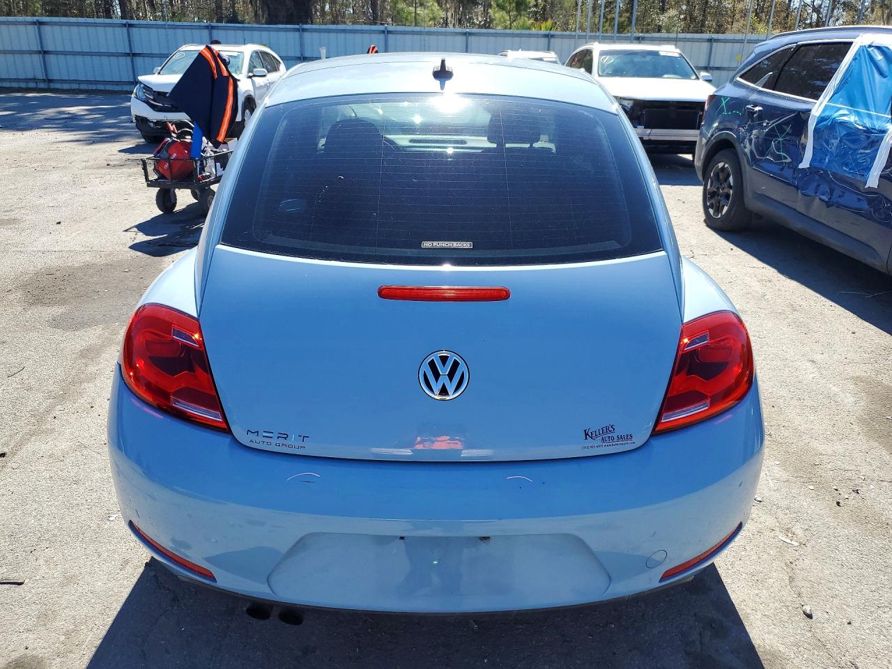 2014 VOLKSWAGEN BEETLE photo 6