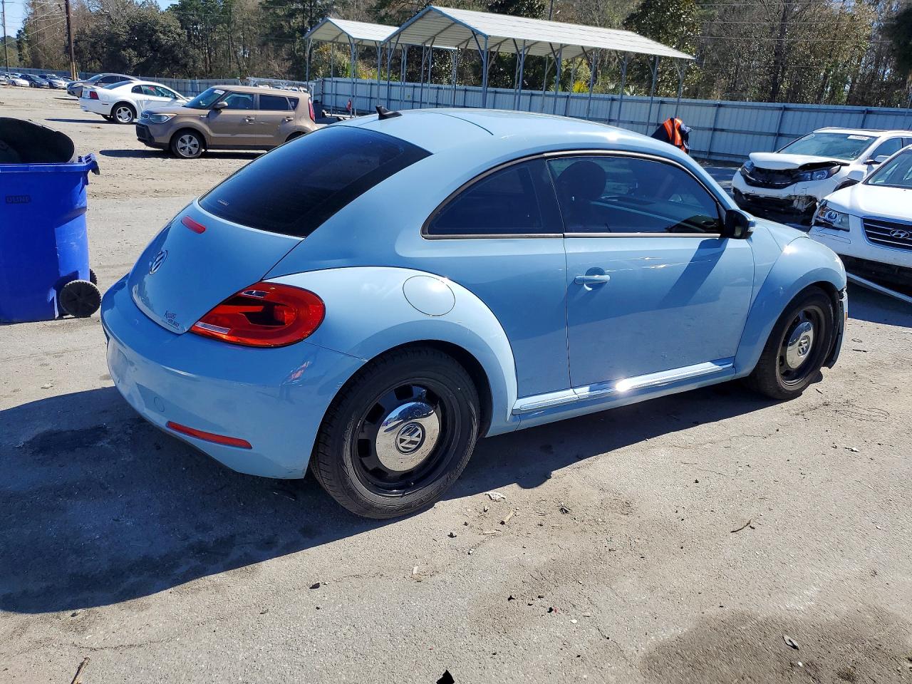 2014 VOLKSWAGEN BEETLE photo 3