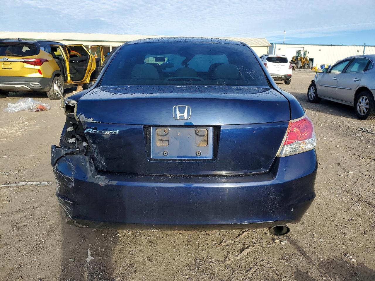 2010 HONDA ACCORD LXP photo 6