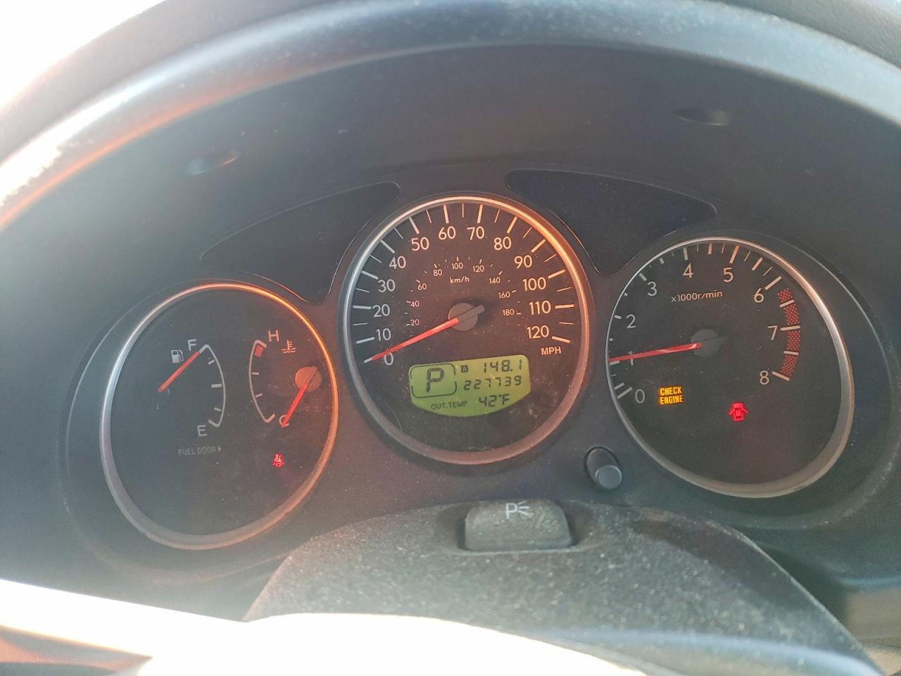 2005 SUBARU FORESTER photo 25