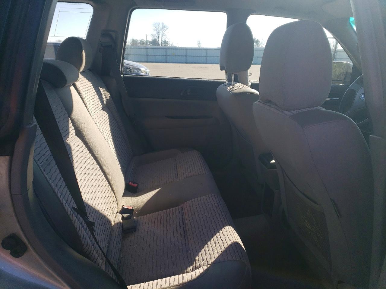 2005 SUBARU FORESTER photo 31