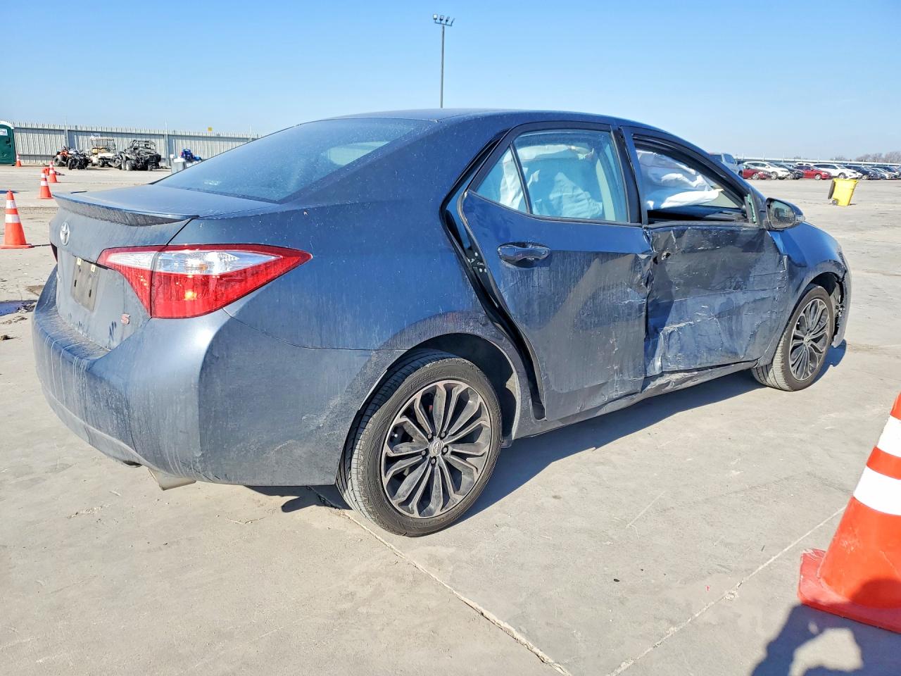 2016 TOYOTA COROLLA L photo 5