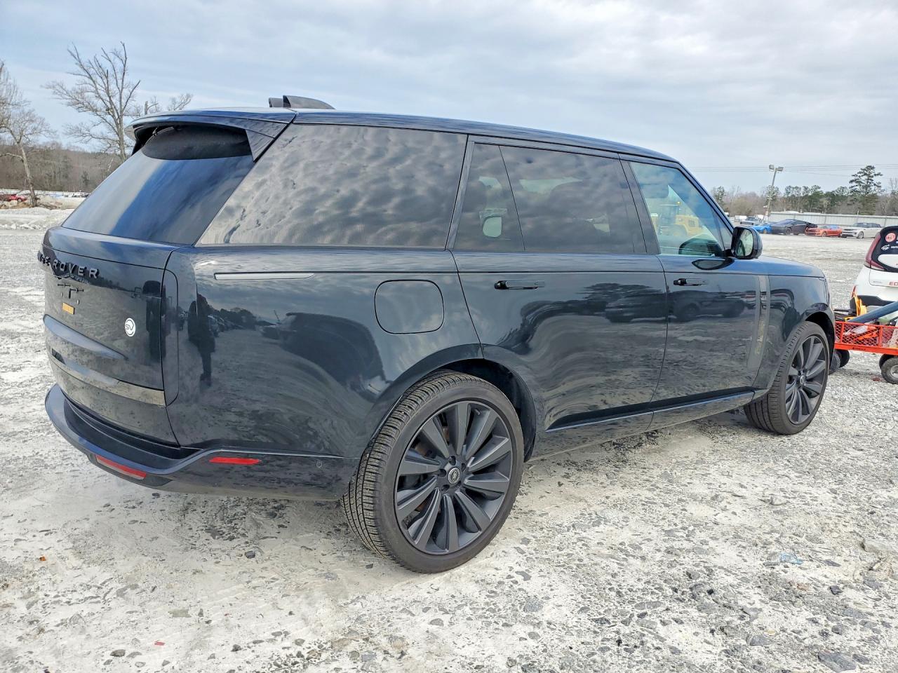 2024 LAND ROVER RANGE ROVER SV photo 5