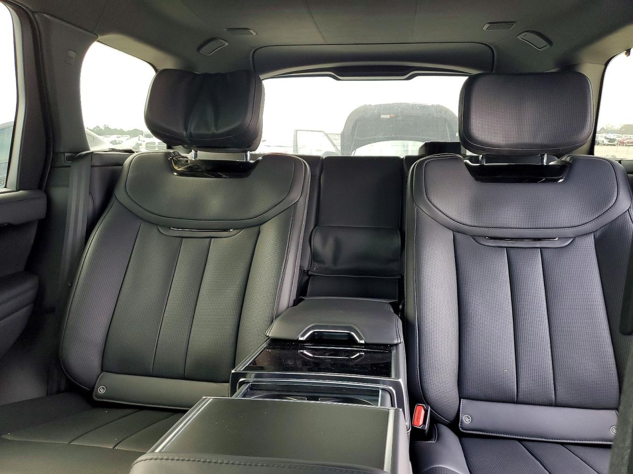 2024 LAND ROVER RANGE ROVER SV photo 19