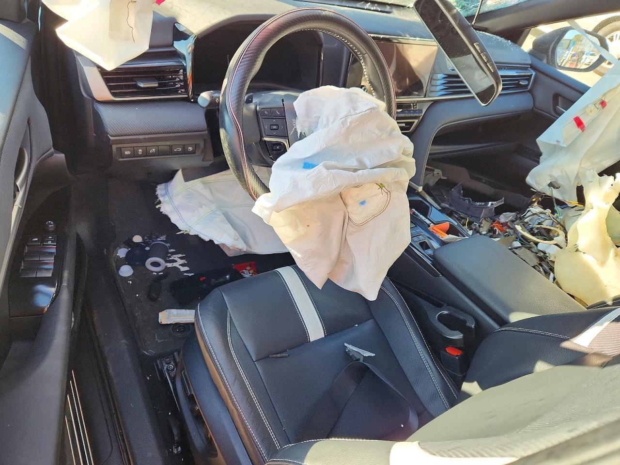 2025 TOYOTA CAMRY XSE photo 15