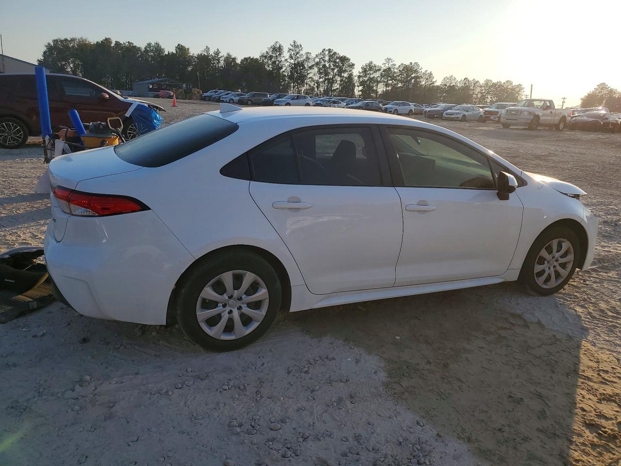 2023 TOYOTA COROLLA LE photo 5