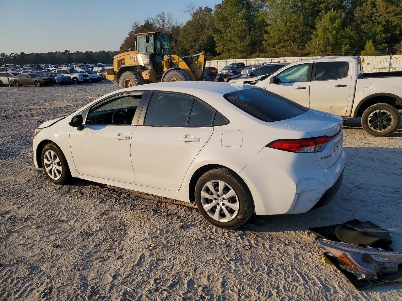 2023 TOYOTA COROLLA LE photo 3