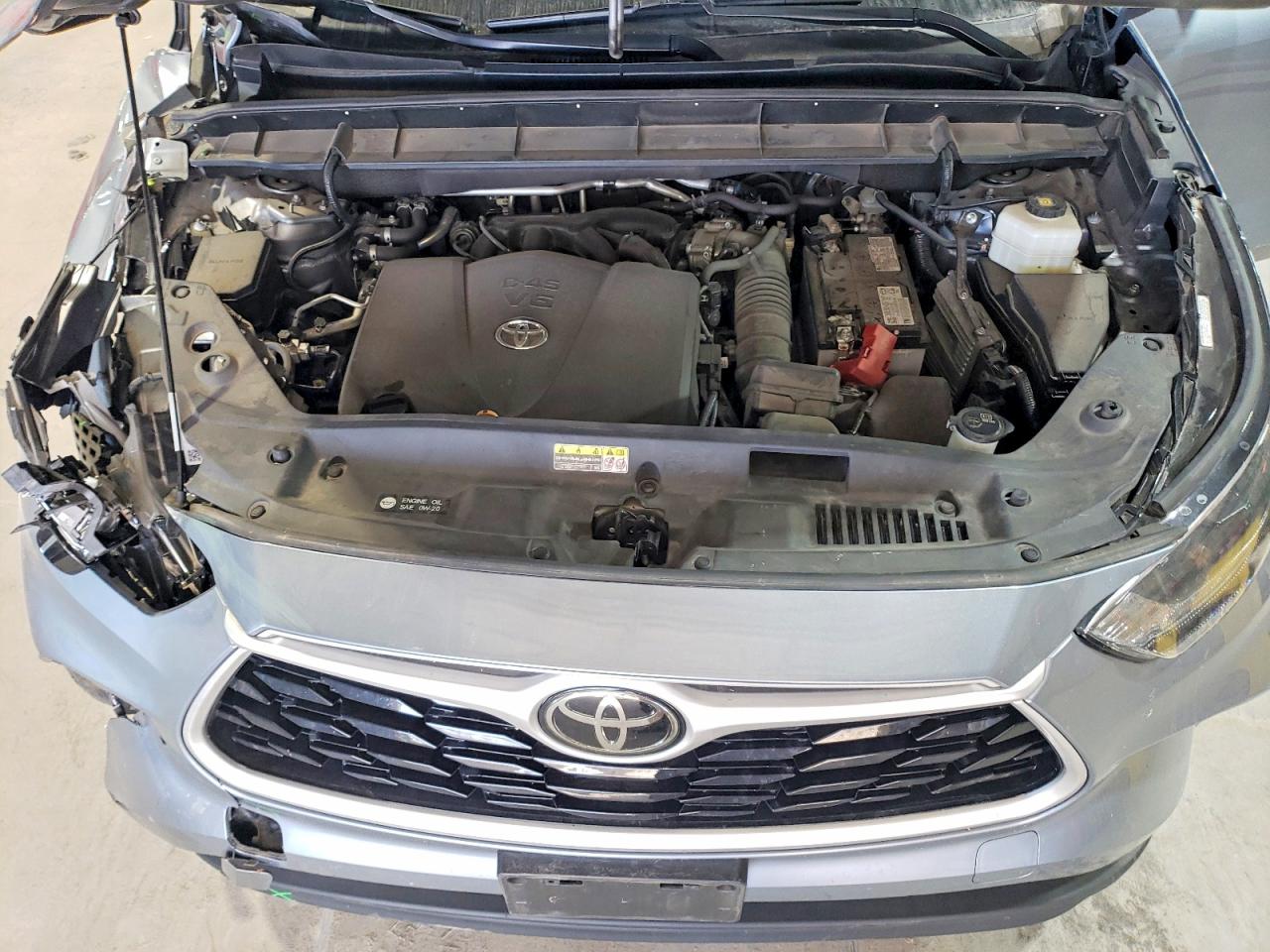 2021 TOYOTA HIGHLANDER XLE photo 12