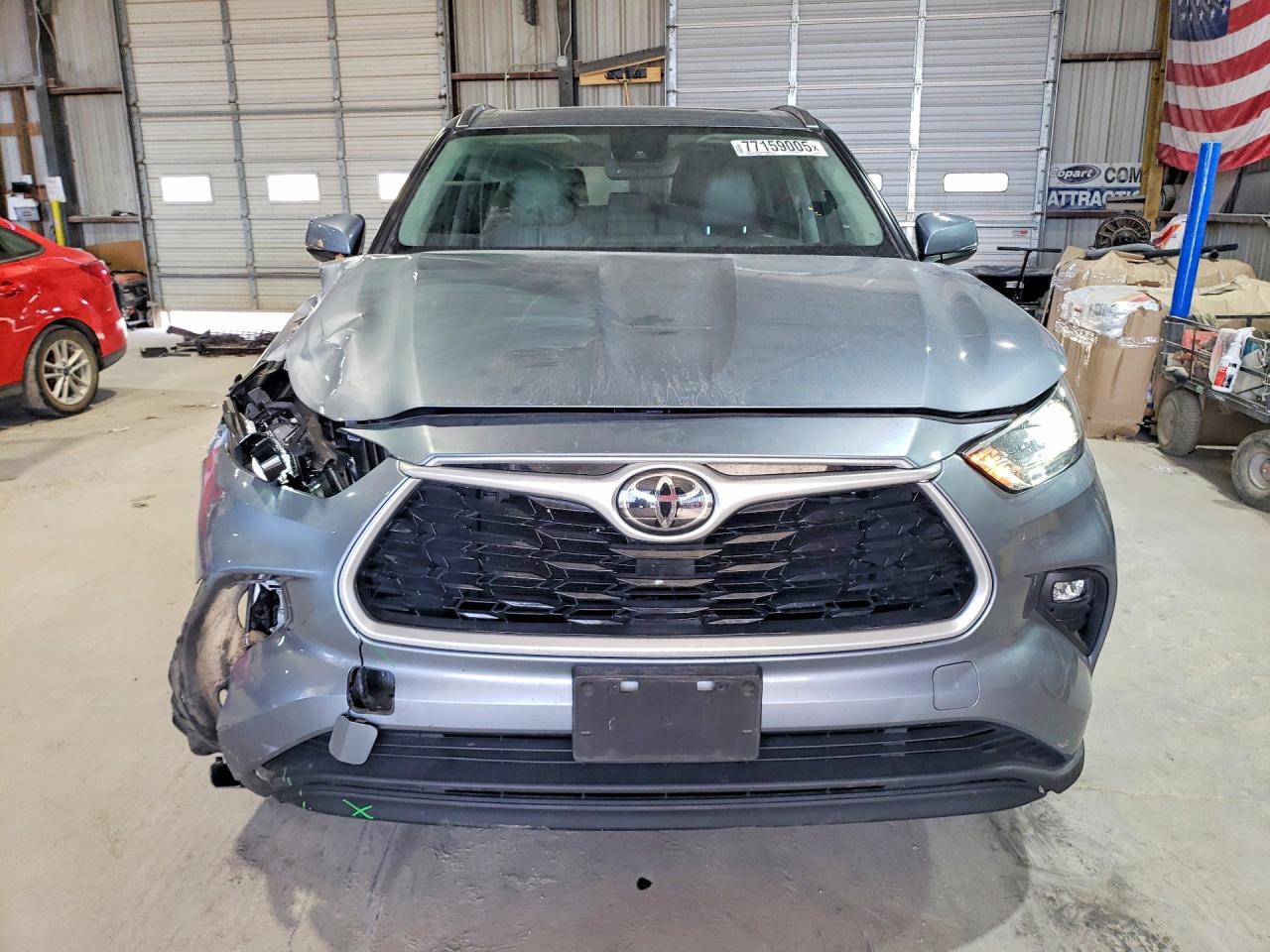 2021 TOYOTA HIGHLANDER XLE photo 5